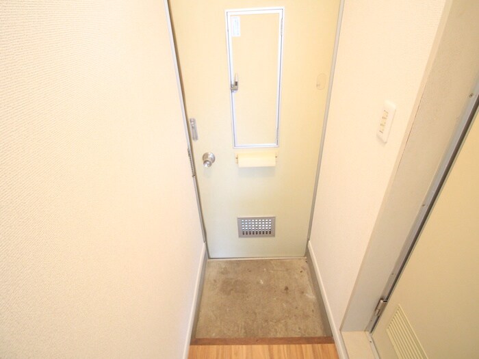 物件内観写真17　(玄関)