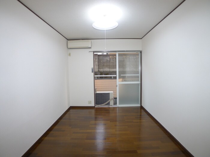 物件内観写真9　(ベランダ・バルコニー)