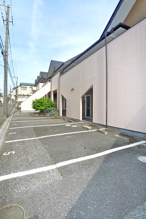 物件外観写真3　(駐車場)