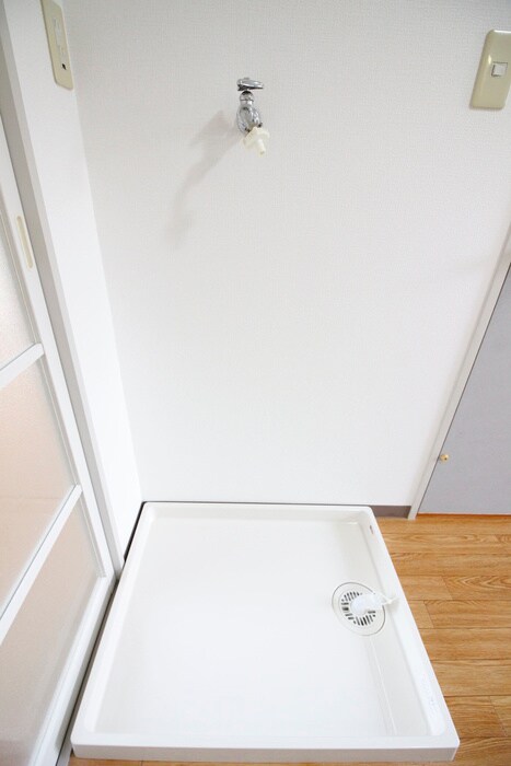 物件内観写真12　(洗濯機置場)