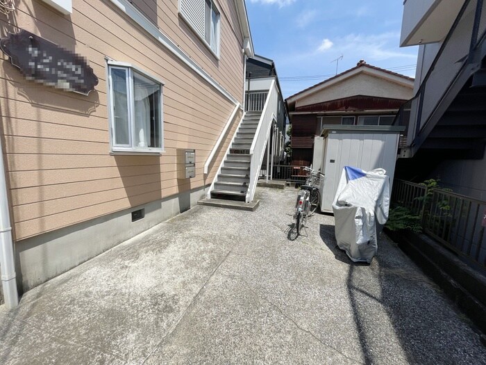 物件外観写真2　(エントランス部分)