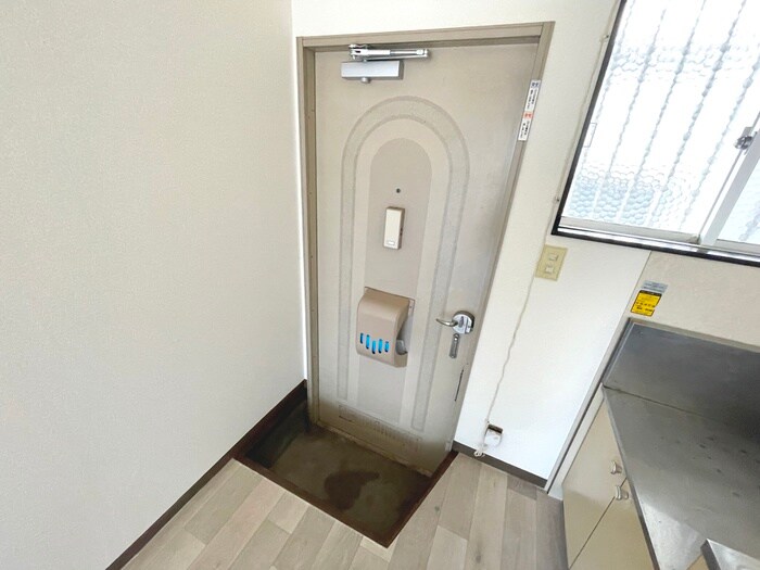 物件内観写真15　(玄関)