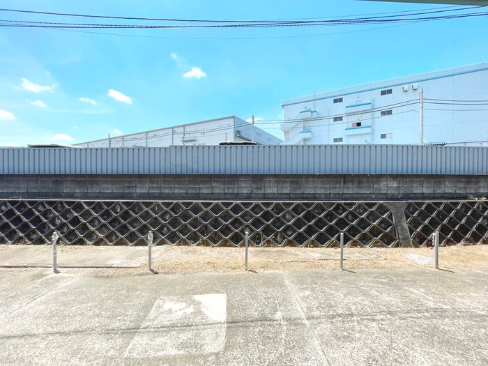 物件内観写真16　(室内からの展望)