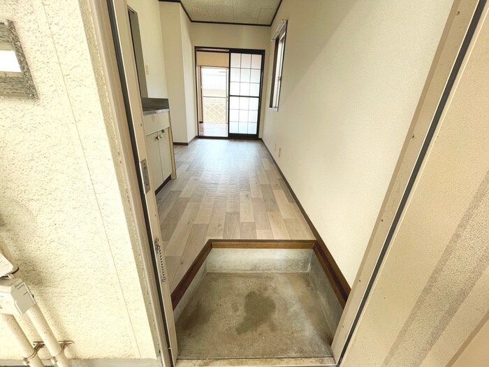 物件内観写真17　(玄関)