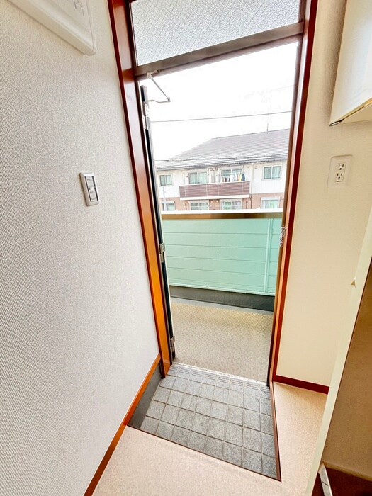 物件内観写真16　(玄関)