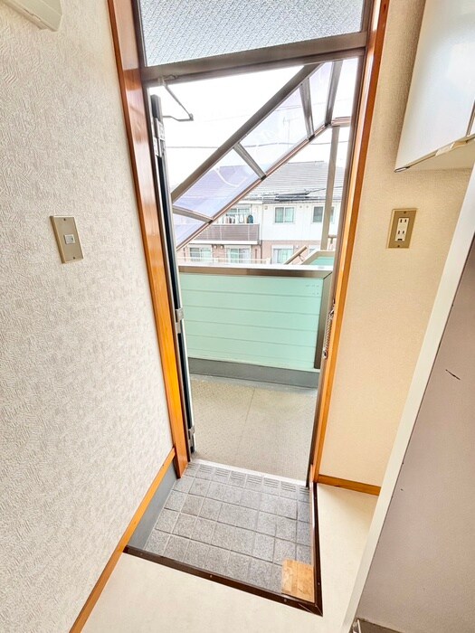 物件内観写真16　(玄関)