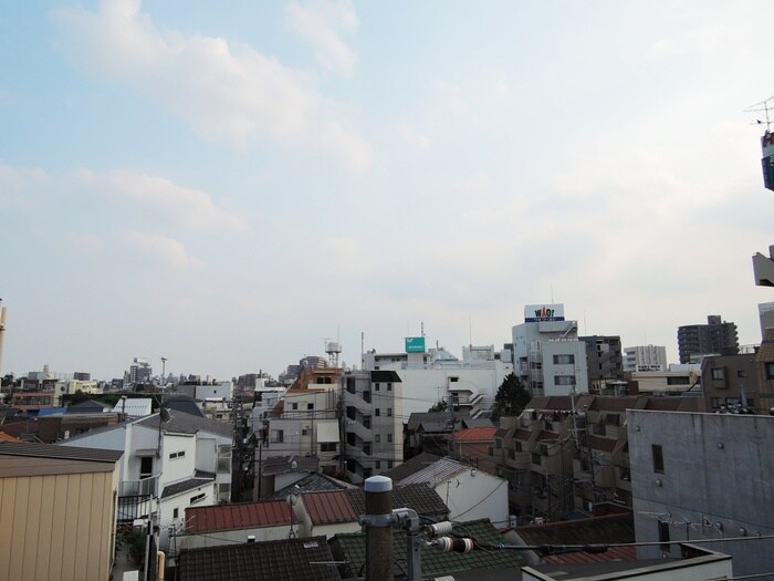 物件内観写真11　(室内からの展望)