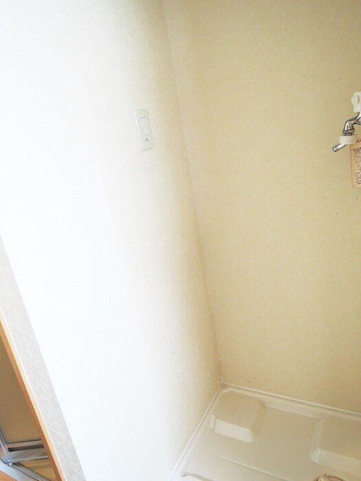 物件内観写真13　(洗濯機置場)