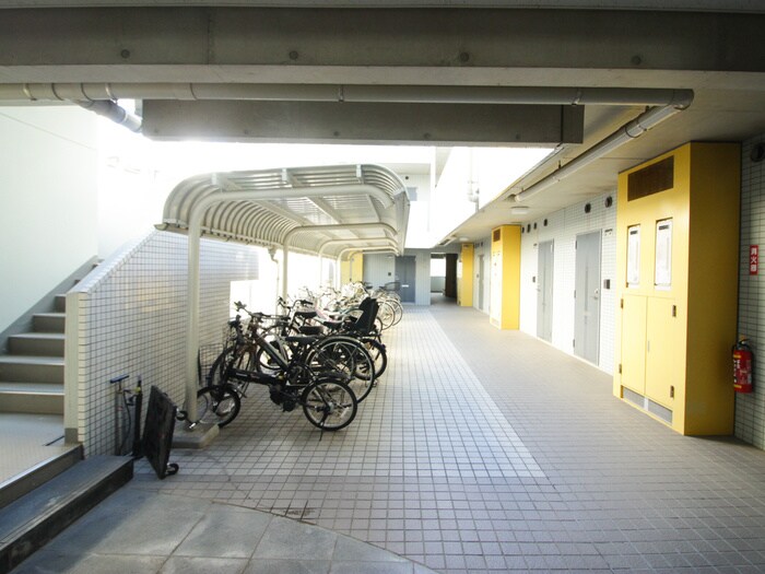 物件外観写真5　(駐輪場)