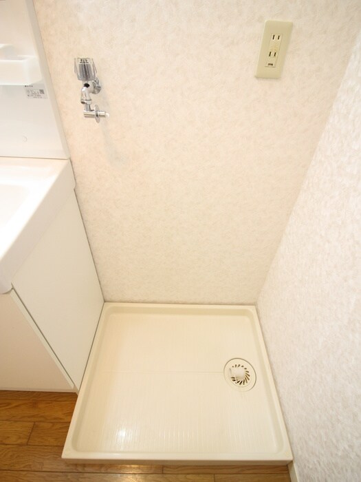 物件内観写真12　(洗濯機置場)