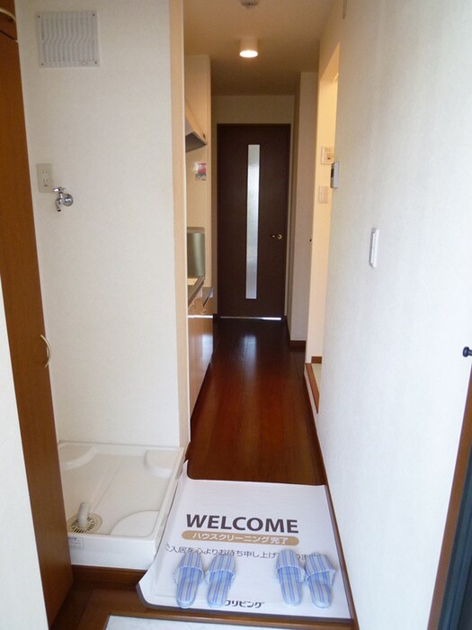 物件内観写真14　(玄関)