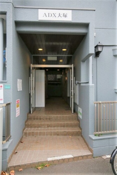 物件外観写真2　(エントランス部分)