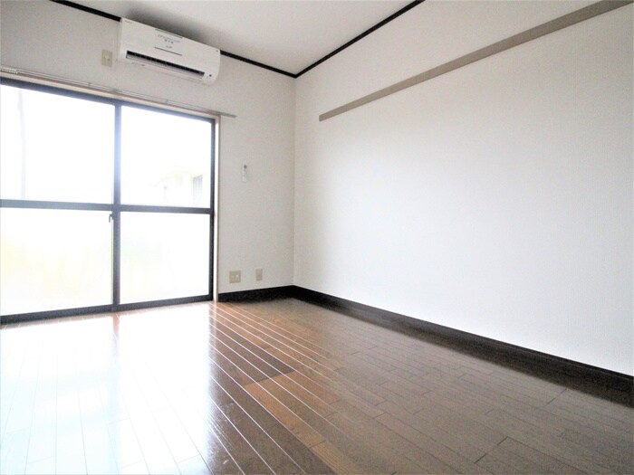 物件内観写真2　(居室)