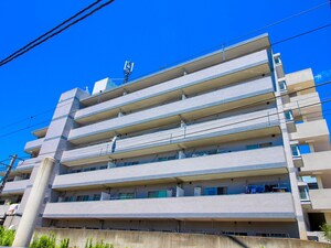 バ－ドタウン３番館外観写真