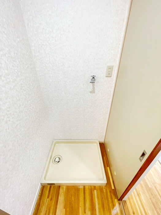 物件内観写真12　(洗濯機置場)