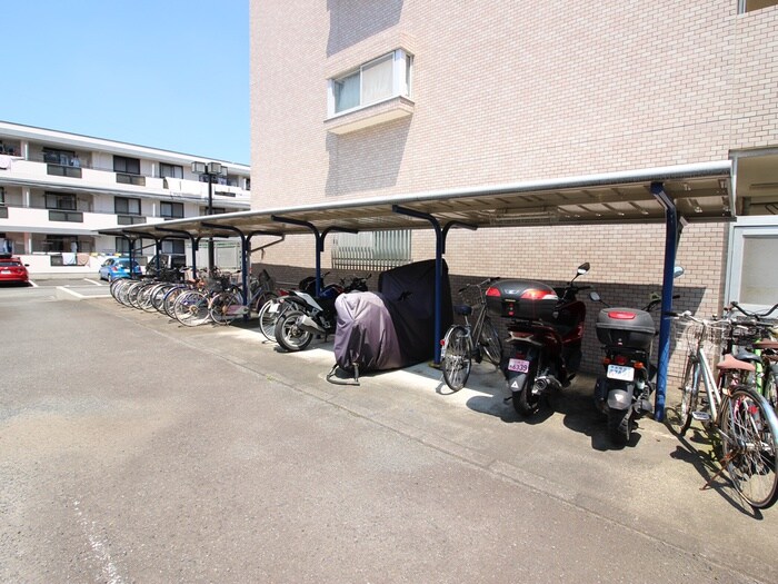 物件外観写真4　(駐輪場)