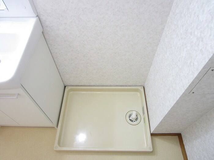 物件内観写真12　(洗濯機置場)