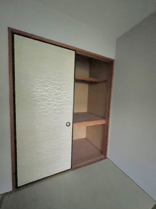 物件内観写真16　(収納)