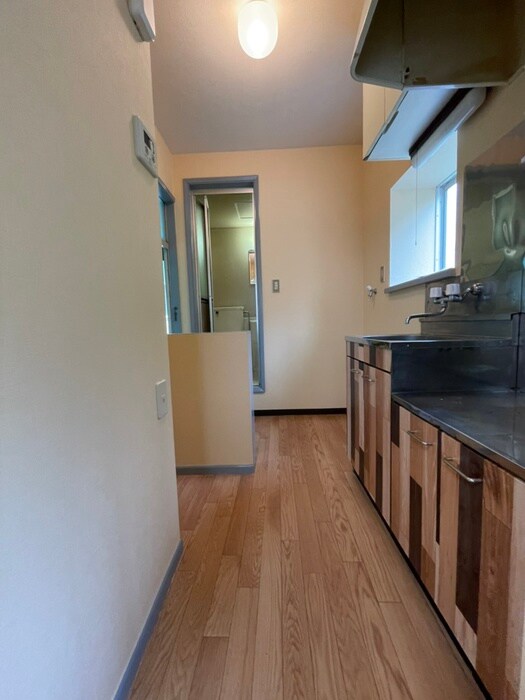 物件内観写真19　(廊下)