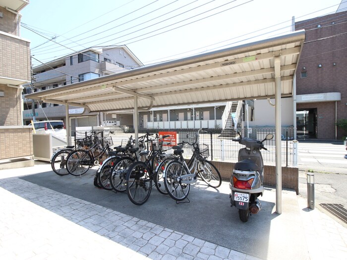 物件外観写真3　(駐輪場)