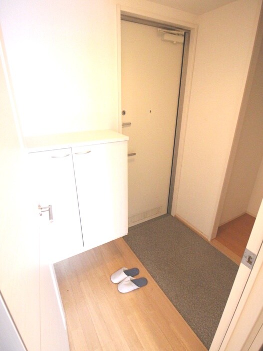 物件内観写真18　(玄関)