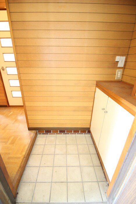 物件内観写真7　(玄関)