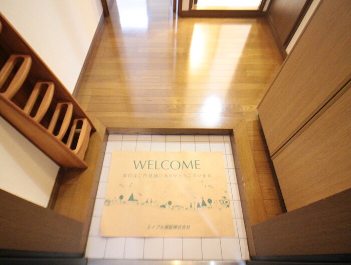 物件内観写真17　(玄関)