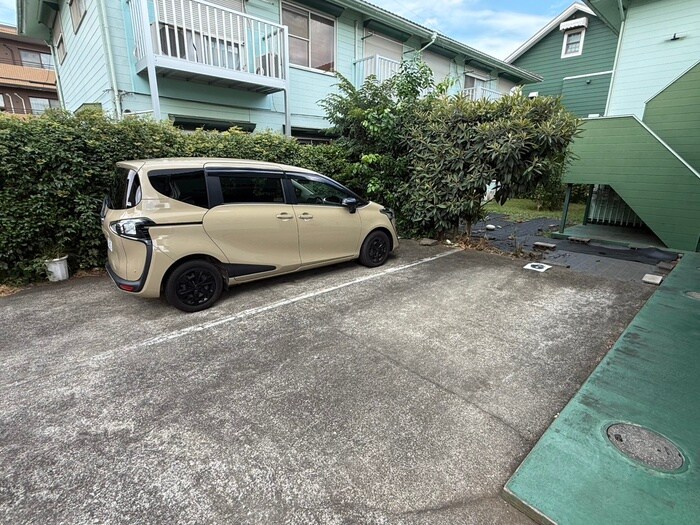物件外観写真2　(駐車場)