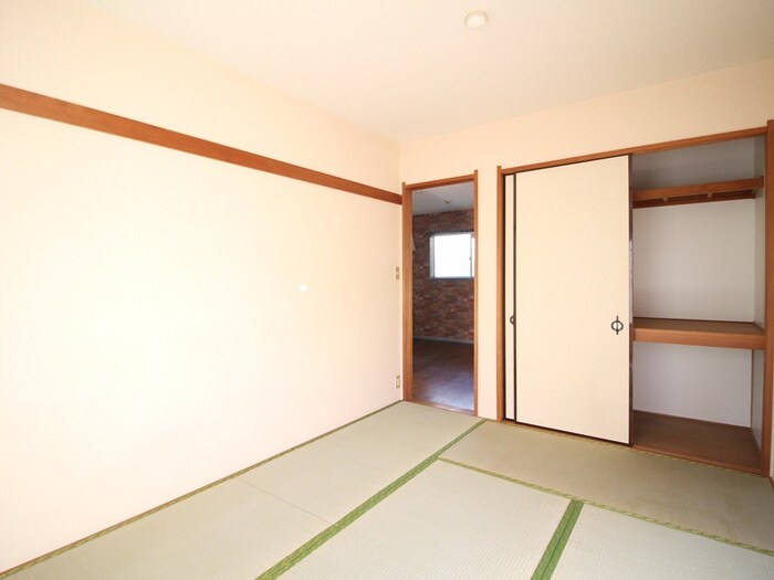 物件内観写真10　(居室)