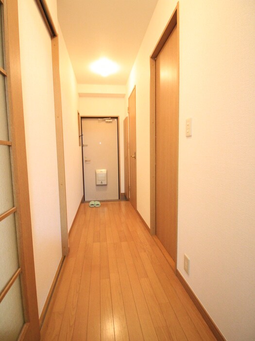 物件内観写真14　(廊下)