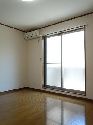 物件内観写真3　(居室)