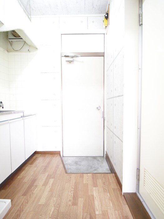 物件内観写真17　(廊下)