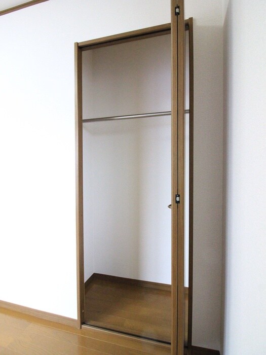 物件内観写真12　(収納)