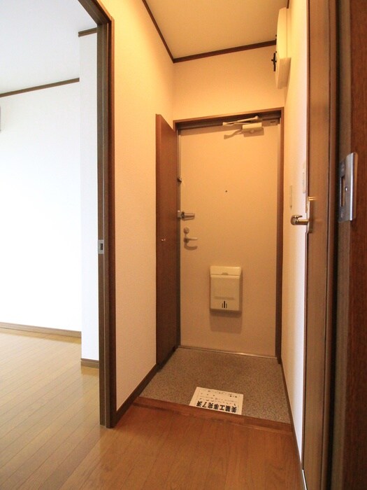 物件内観写真14　(玄関)