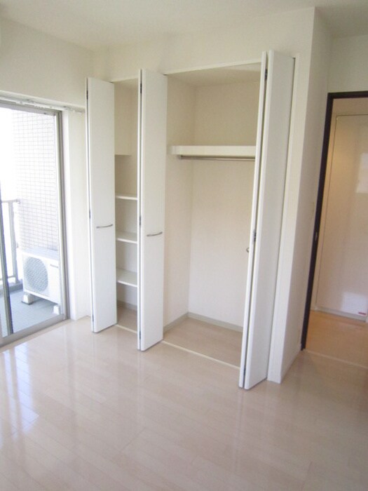 物件内観写真12　(収納)