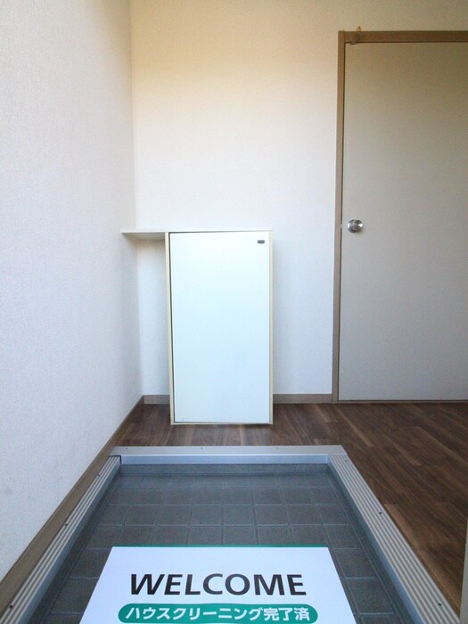 物件内観写真15　(玄関)