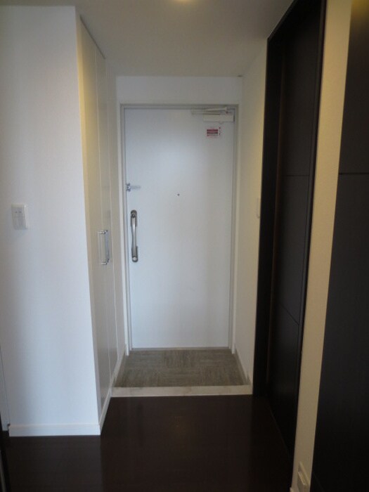 物件内観写真16　(玄関)