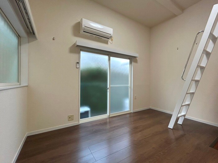 物件内観写真4　(居室)