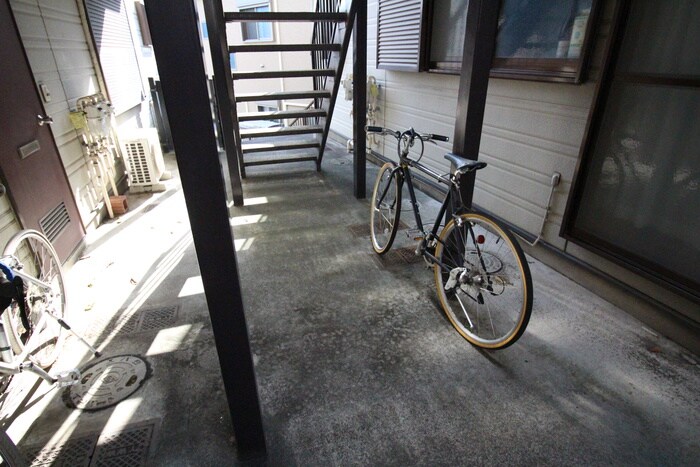 物件外観写真3　(駐輪場)