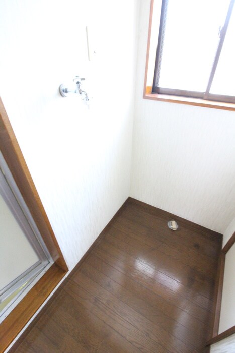 物件内観写真15　(洗濯機置場)