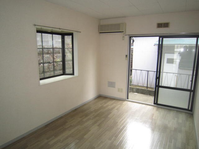 物件内観写真4　(居室)