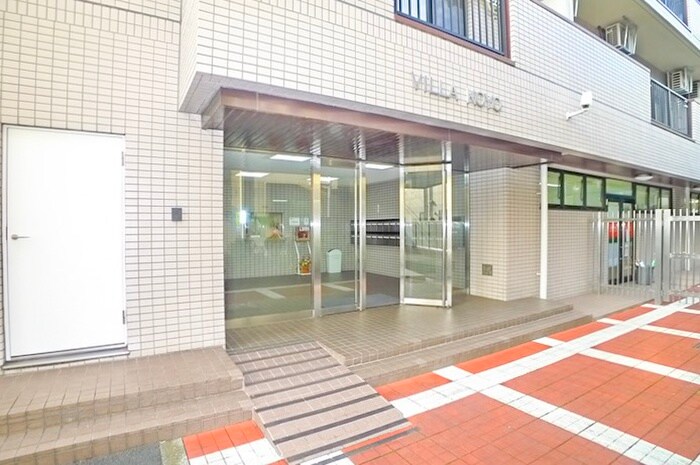 物件外観写真3　(エントランス部分)