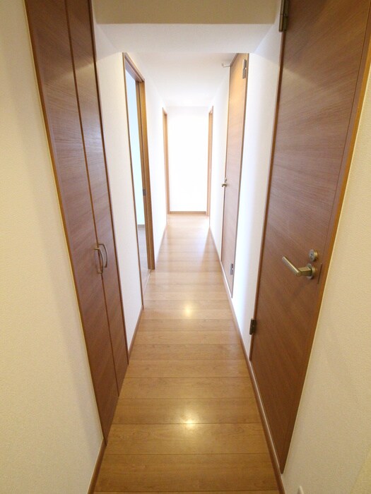 物件内観写真19　(廊下)