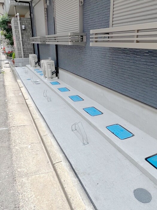 物件外観写真4　(駐輪場)