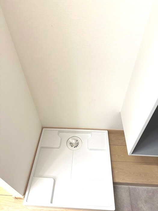 物件内観写真18　(洗濯機置場)