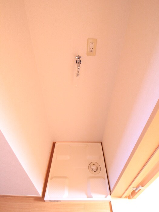 物件内観写真17　(洗濯機置場)