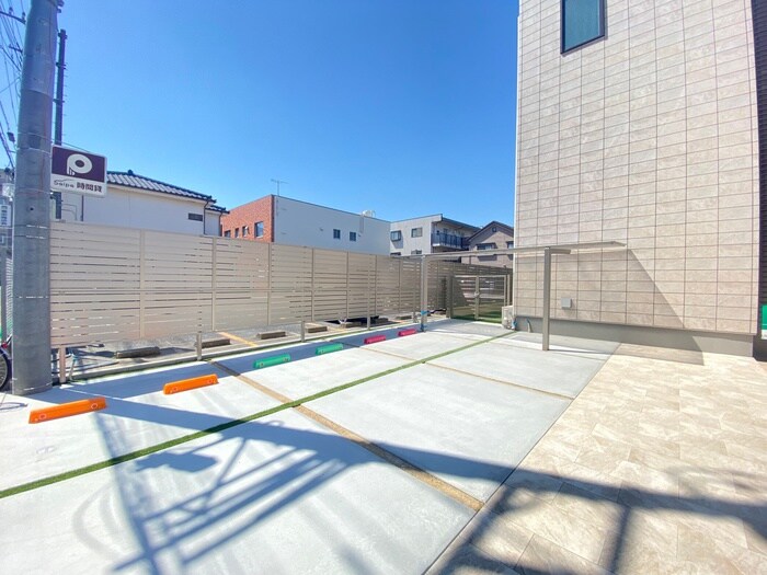 物件外観写真5　(駐車場)