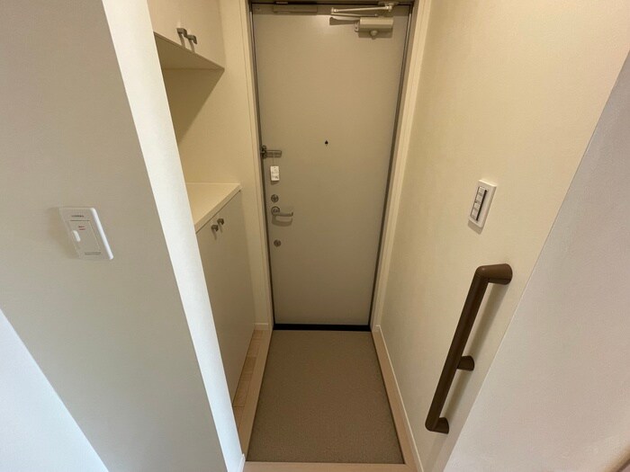物件内観写真17　(玄関)