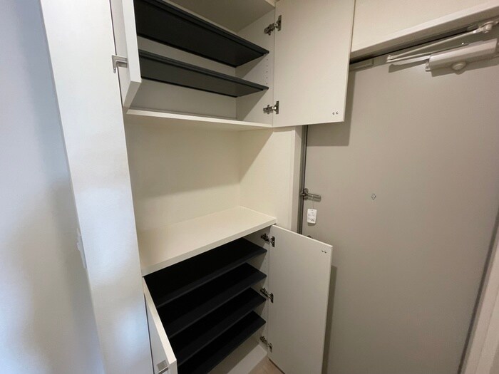 物件内観写真18　(靴箱)