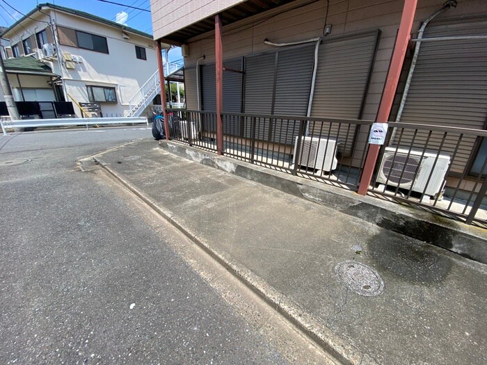 物件外観写真3　(駐車場)